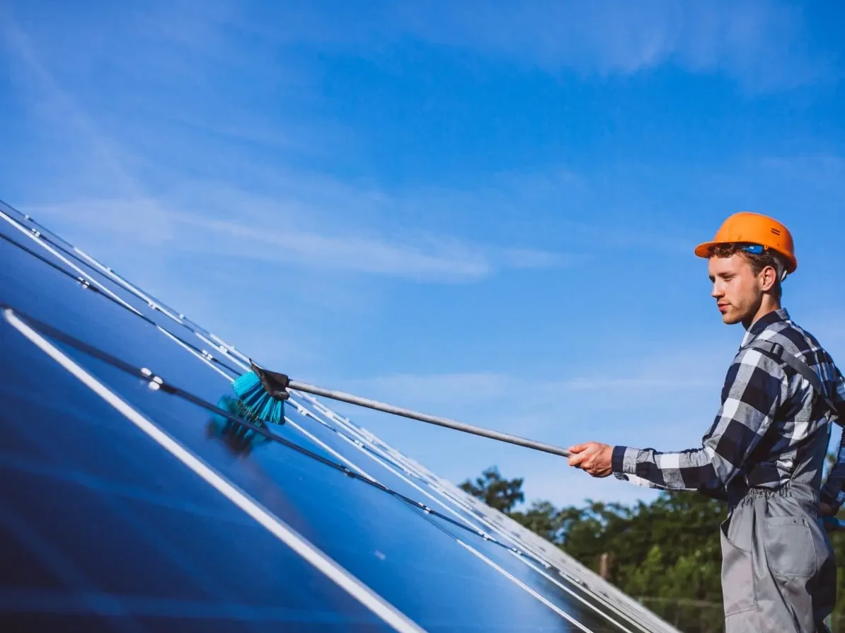 Zonnepanelen reiniging Oost-Vlaanderen en West-Vlaanderen